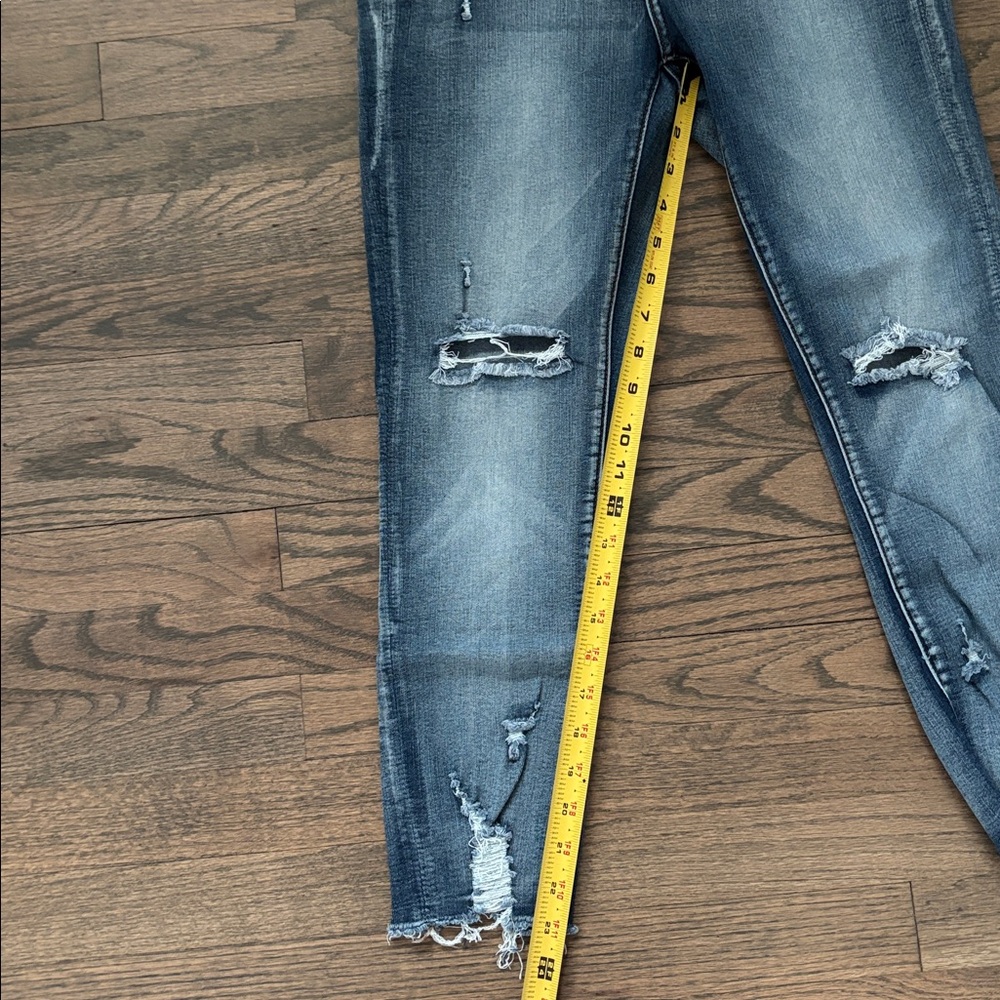 Stylish Ankle Jeans in Classic Blue - Picture 7 of 13